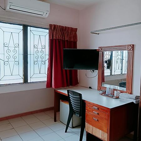 New Budget Inn Hotel Chukai Экстерьер фото
