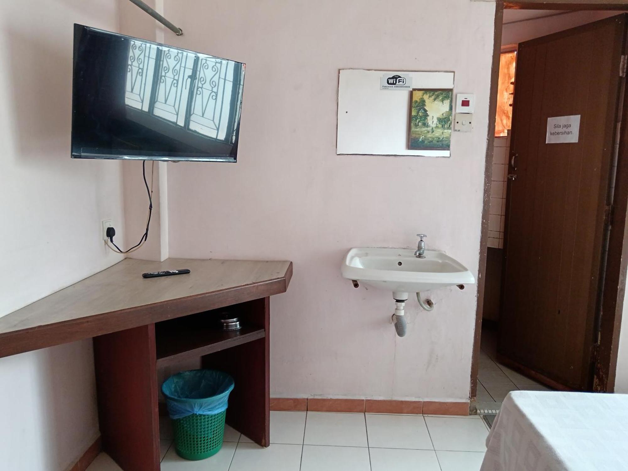 New Budget Inn Hotel Chukai Экстерьер фото