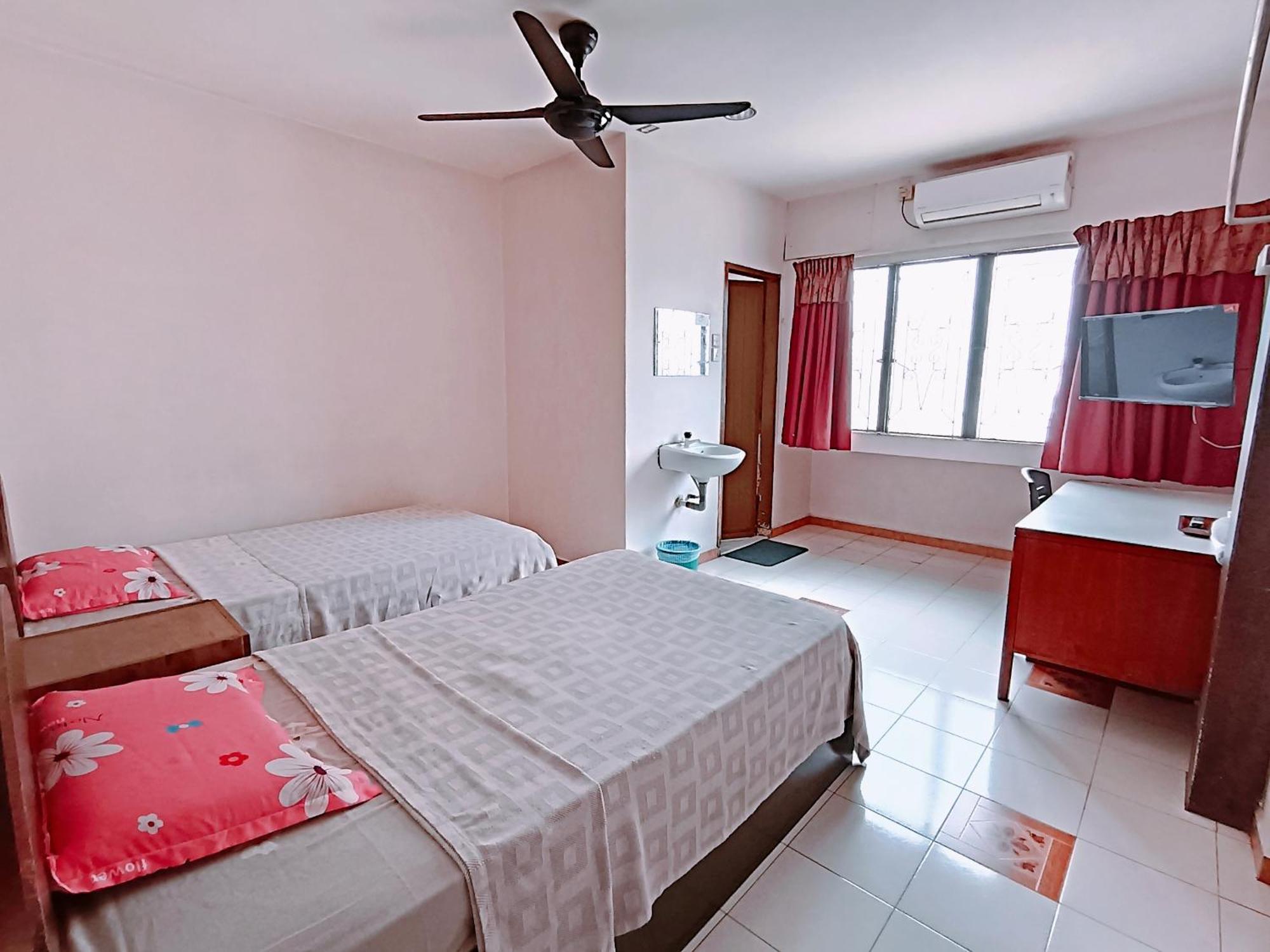 New Budget Inn Hotel Chukai Экстерьер фото